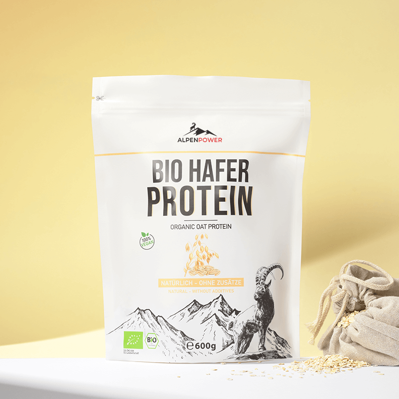 Organic plant-based oat protein - fine powder in detail, gluten-free & versatile