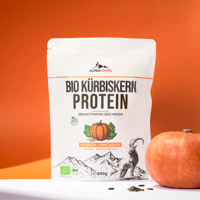Vegan organic pumpkin seed protein from Austria - fine protein powder in detail, high in fiber & allergen-free