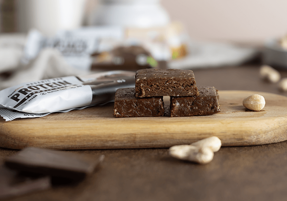AlpenPower Organic Vegan Protein Bar- Natural snack with plant-based protein power 