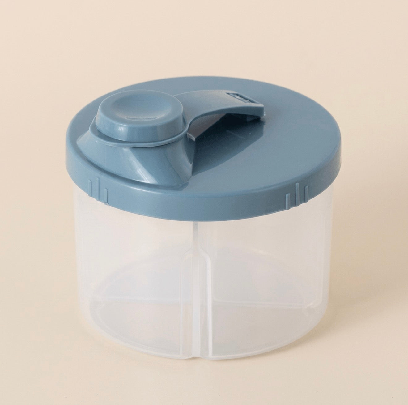 Proteinpulver Portionierer – 4 Kammern, Drehdeckel & kompakt